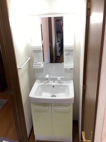 神奈川県茅ヶ崎市のお客様の洗面化粧台交換工事