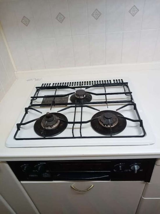 工事前 東京都昭島市のお客様のビルトインコンロ・レンジフード交換工事