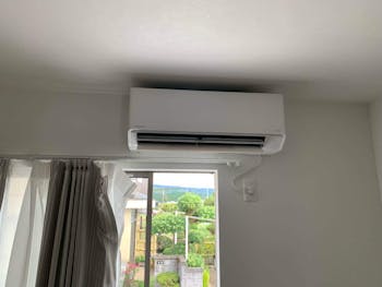 東京都中央区のお客様のエアコン設置工事 