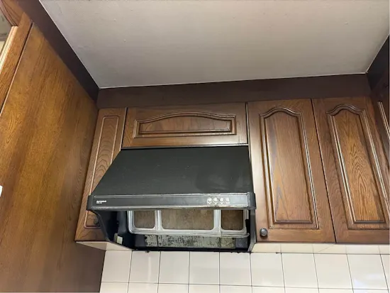 工事前　山梨県大月市のレンジフード交換工事