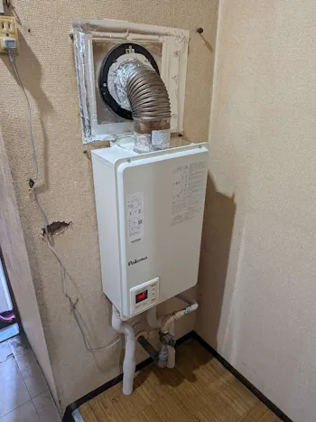 東京都八王子市のお客様の給湯器交換工事