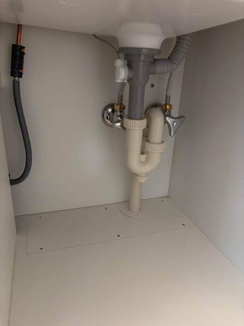 茨城県守谷市のお客様の洗面化粧台交換工事　具体的な工事内容1