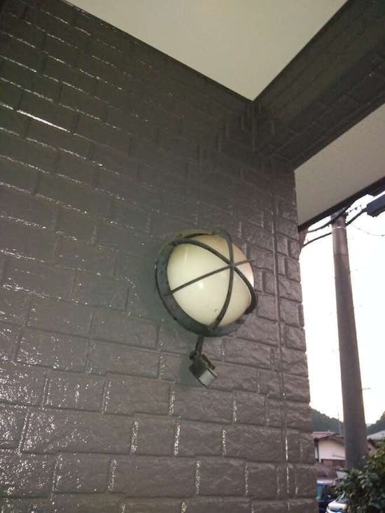 工事前 埼玉県飯能市のお客様の玄関及びキッチン照明交換工事