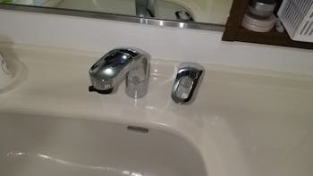 行田市のお客様の洗面化粧台水栓交換工事