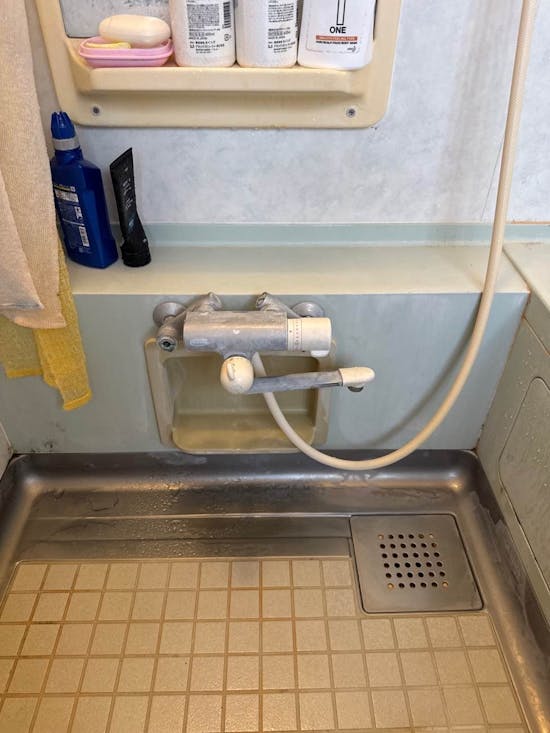 工事前　静岡県袋井市の浴室水栓交換工事