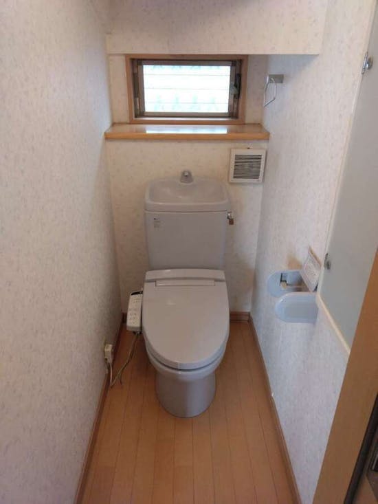 工事前 神奈川県小田原市のお客様のトイレ+内装工事