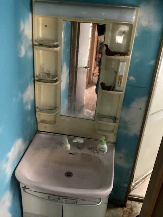 工事前　神奈川県平塚市の洗面化粧台交換工事