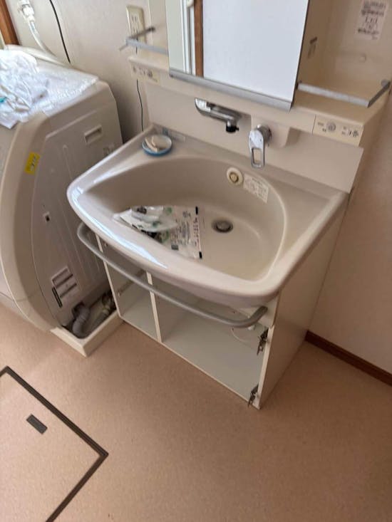 工事前　茨城県ひたちなか市のお客様の洗面化粧台交換工事
