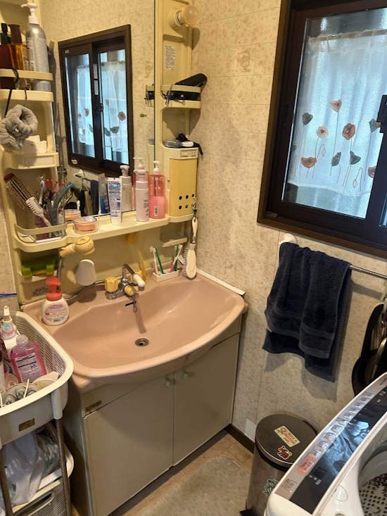 工事前 東京都八王子市のお客様の洗面化粧台交換工事