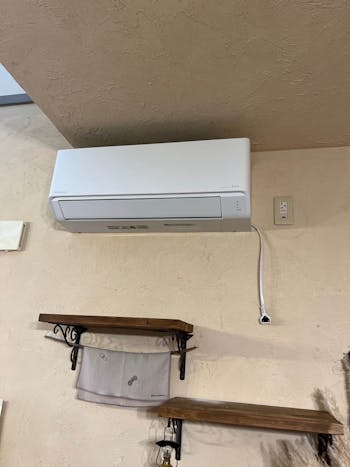 山梨県甲斐市のお客様のエアコン交換工事