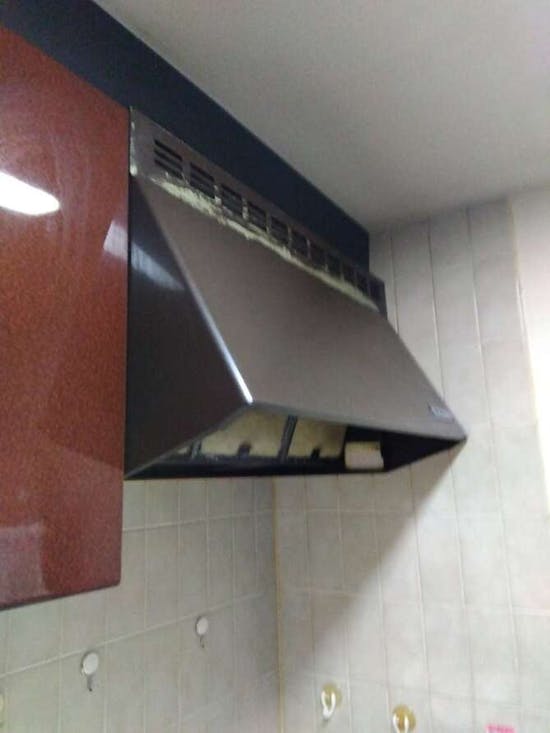 工事前　東京都福生市のお客様のレンジフード＆ビルトインコンロ交換工事