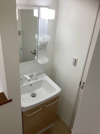 神奈川県中郡二宮町のお客様の洗面化粧台新規設置工事