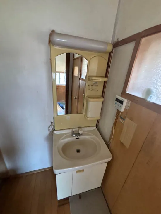 工事前　群馬県前橋市のお客様の洗面台交換工事 