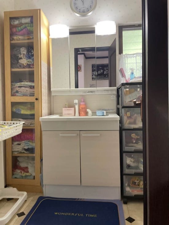 工事前 山梨県大月市のお客様の展示品洗面化粧台工事