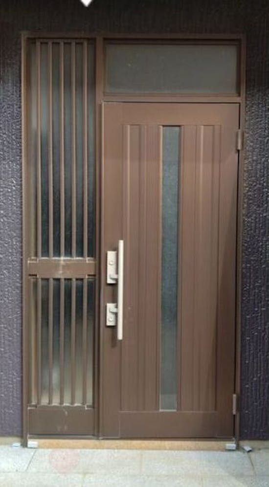 工事前　千葉県のお客様の玄関ドア交換工事
