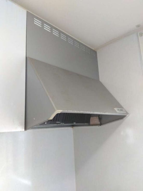 工事前 東京都八王子市のお客様のレンジフード給湯器工事