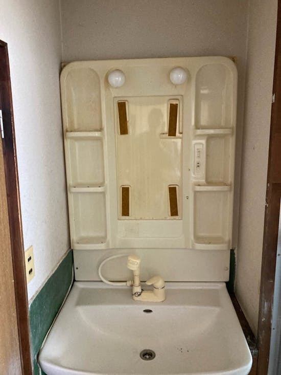 工事前　静岡県浜松市のお客様の洗面台交換工事