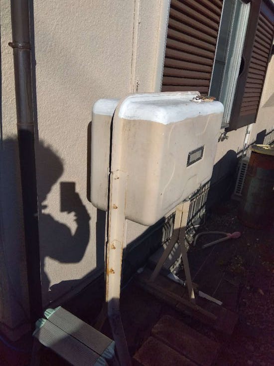 工事前　東京都西多摩郡の灯油タンク交換工事