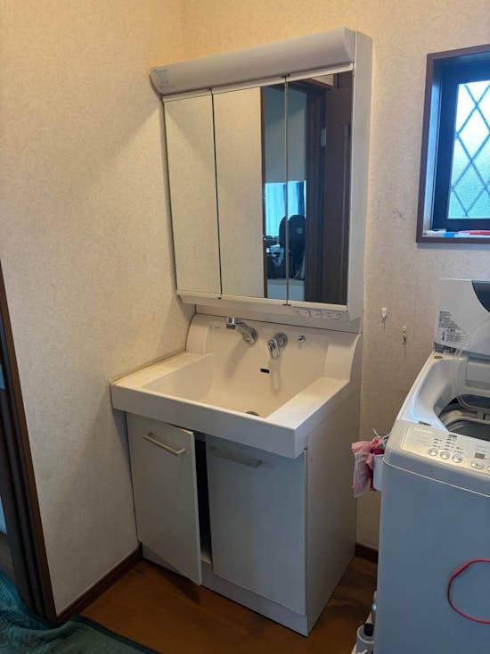 工事前　三重県いなべ市のお客様の洗面化粧台工事