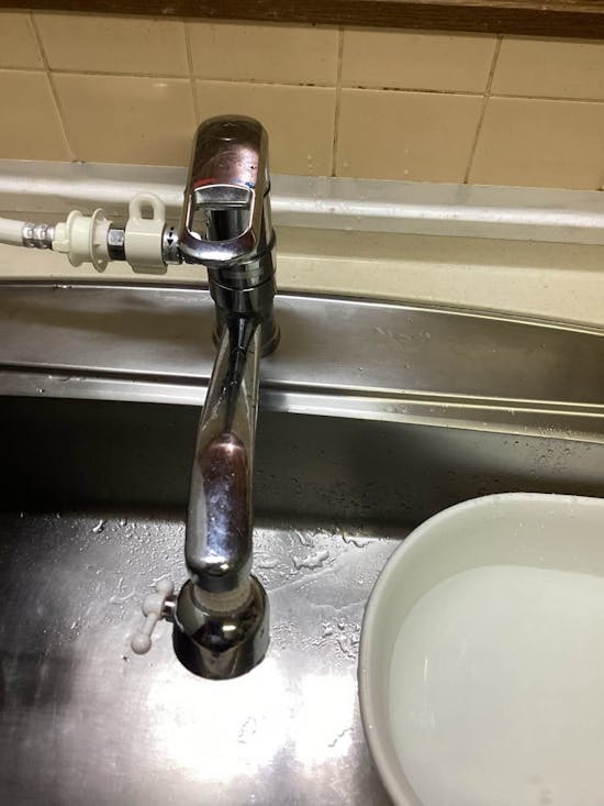 工事前 神奈川県茅ヶ崎市のお客様のキッチン水栓交換工事