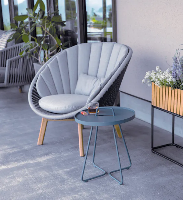 ピーコック ラウンジチェアー | タカショー